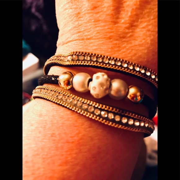 Black & Gold Beaded Triple-Strand Bracelet - Picture 2 of 5